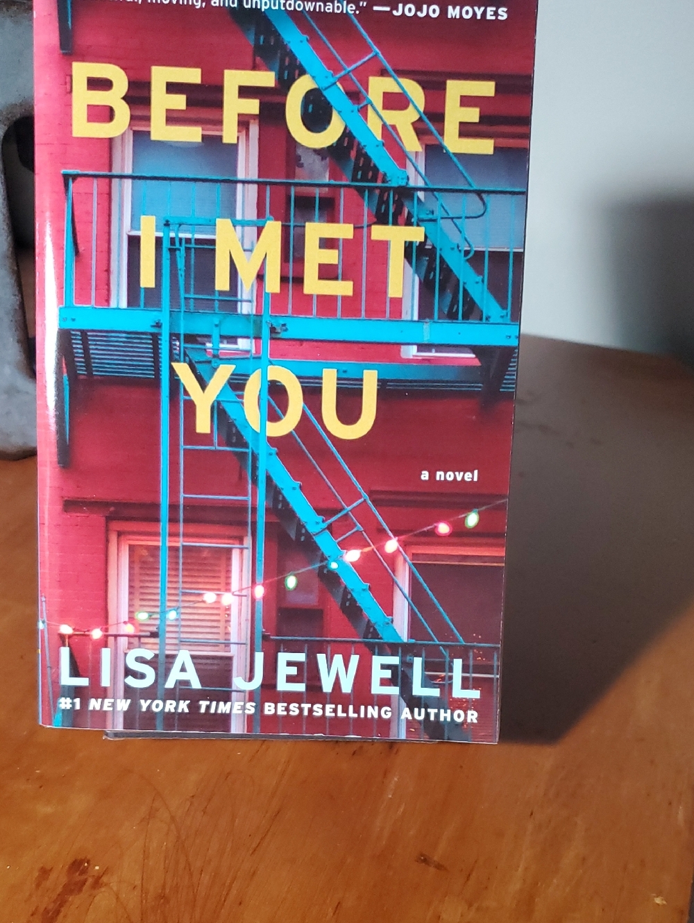 Before I Met You by Lisa Jewell - Paperback with Red & Teal Cover